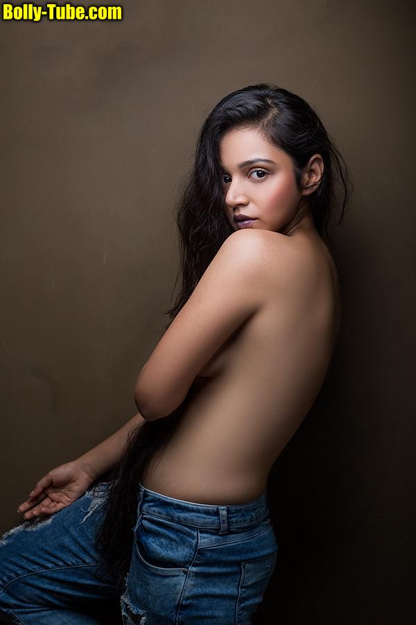 radhika madan nude bra selfie bolly